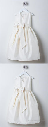 Simple Ivory V Neck Sleeveless A Line Satin Flower Girl Dresses With Bowknot